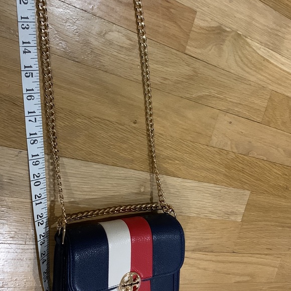 Stunning mini Tory Burch bag. Used once or twice. Excellent condition. Authentic - Picture 9 of 9